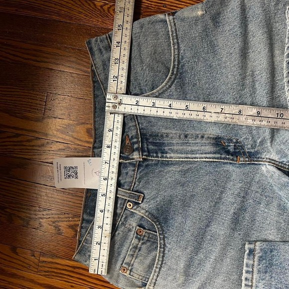 Beautiful Levi's 560 light wash loose tapered leg - Picture 7 of 8